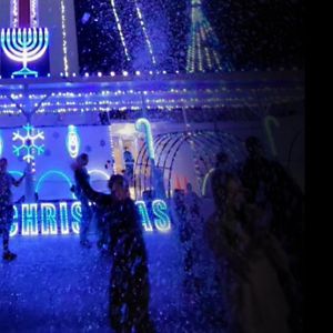 11/28-01/07 Holiday Light Show at The Citrus Tower